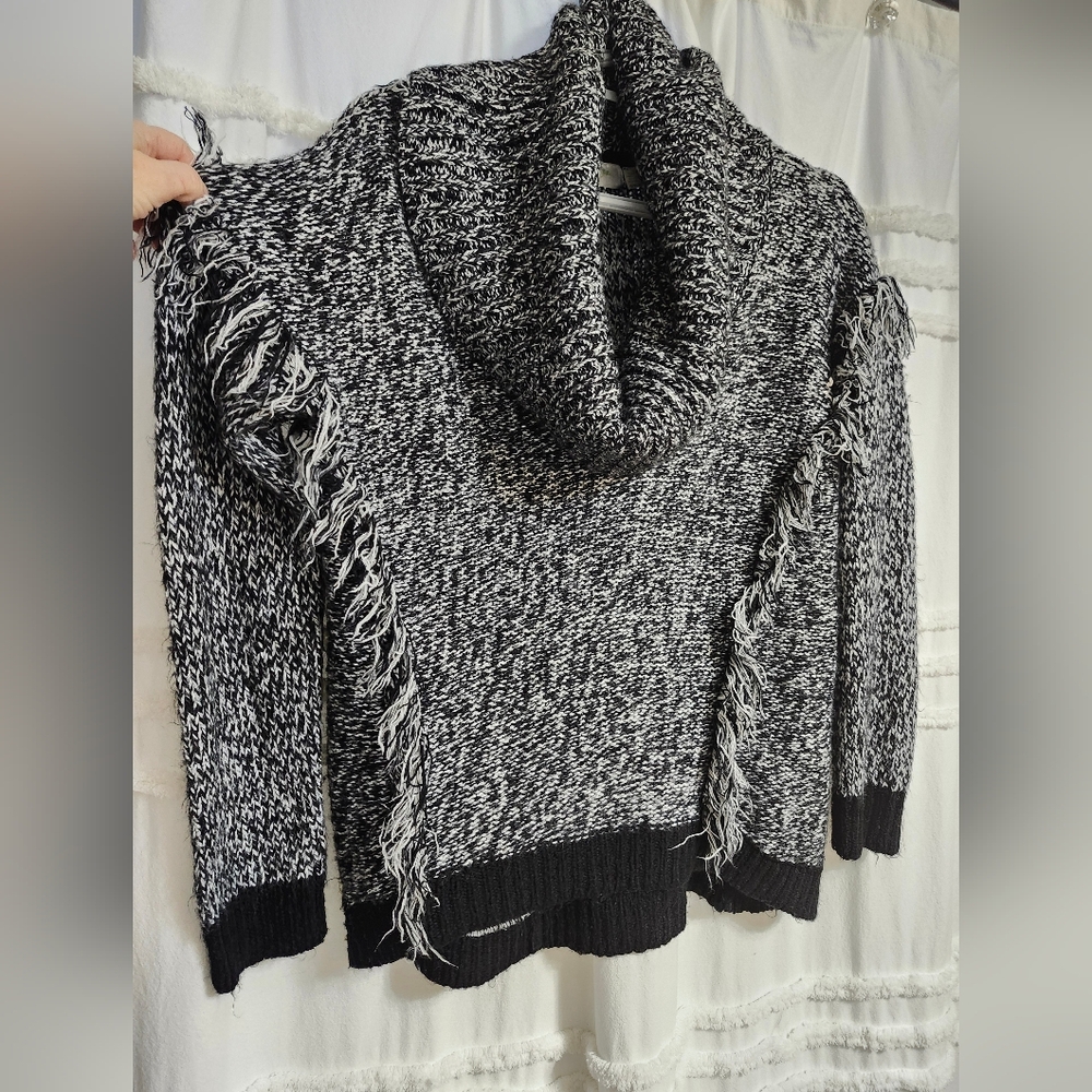 RD Style, Women's Black and White Cowl Neck Sweater With Fringe Details.